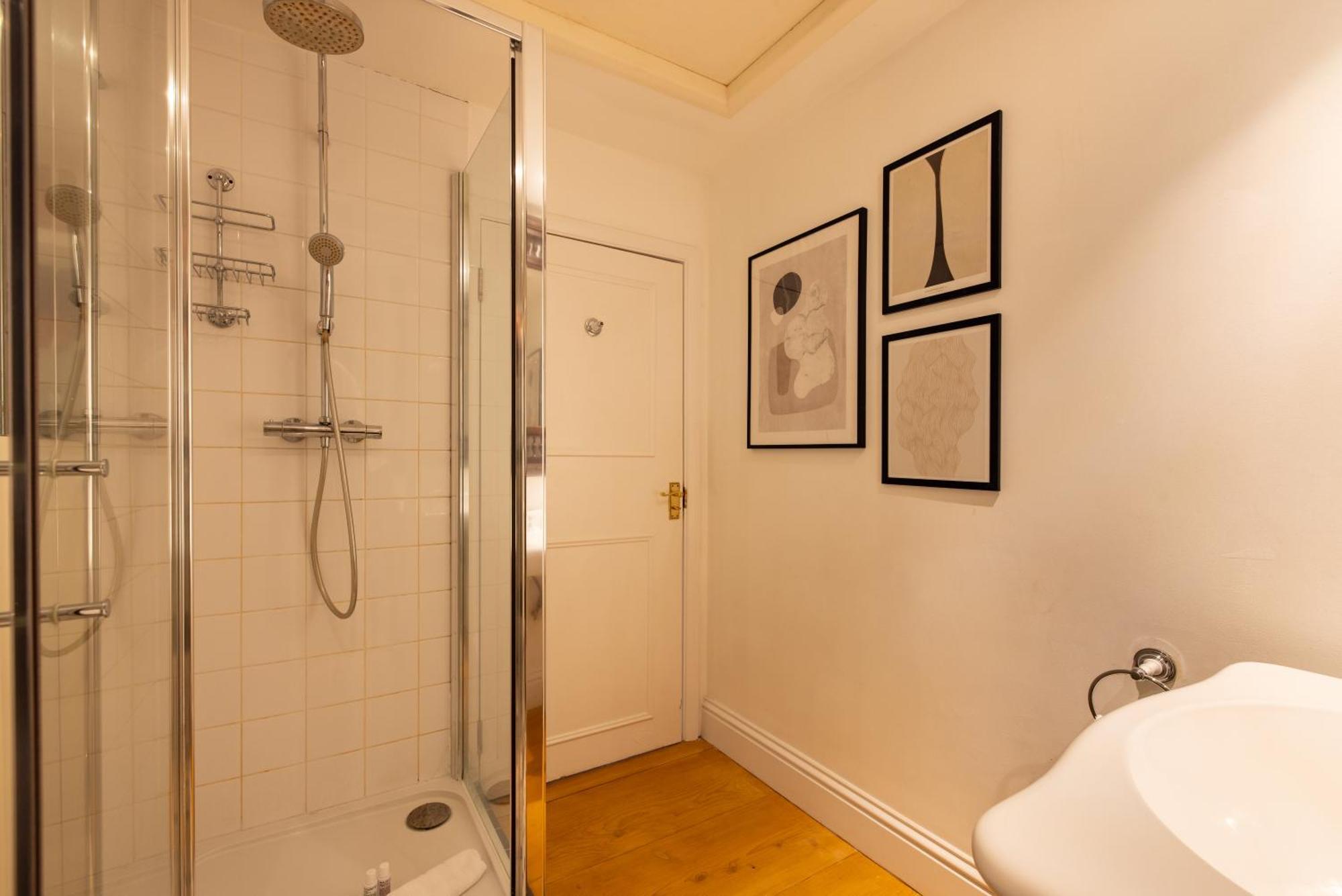 לונדון The Philbeach Gardens Place - Lovely 5Bdr Flat With Terrace מראה חיצוני תמונה